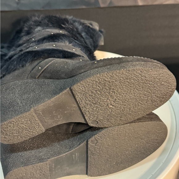 Manitobah Tall Wrap Mukluk boot black suede and rabbit fur sheepskin shearling - Picture 6 of 7